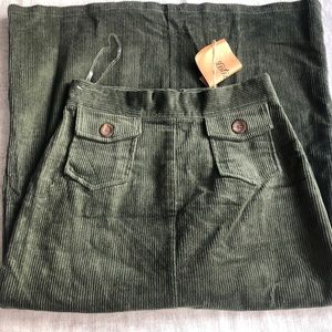 NWT Midi Listiele Olive Corduroy SZ M w/ Back Slit